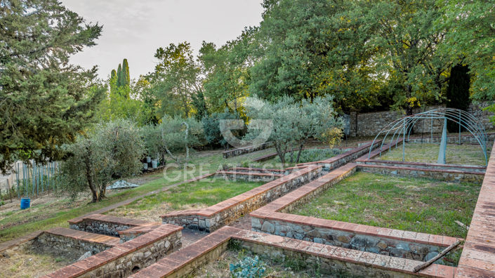 Image No.20-9 Bed Country House for sale