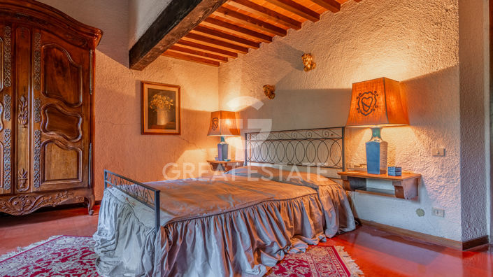 Image No.33-9 Bed Country House for sale