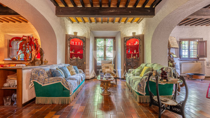 Image No.6-9 Bed Country House for sale