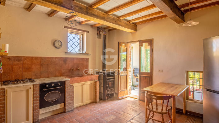 Image No.2-6 Bed Country House for sale