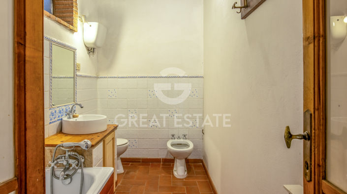 Image No.26-6 Bed Country House for sale