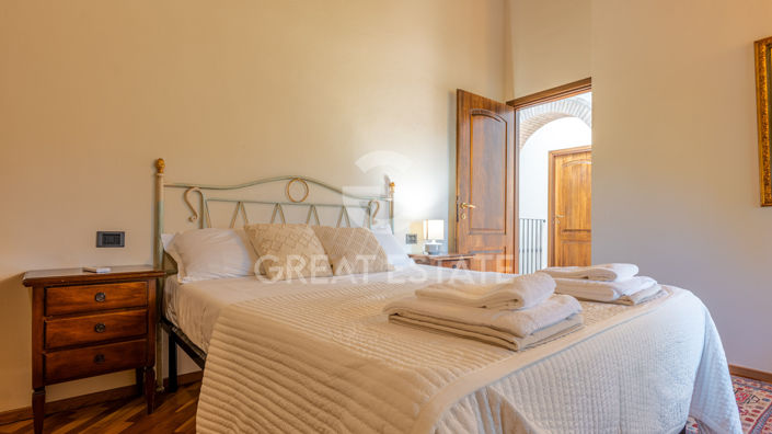 Image No.35-2 Bed Country House for sale