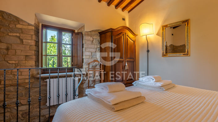 Image No.41-2 Bed Country House for sale
