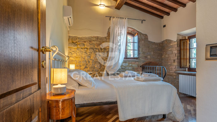 Image No.44-2 Bed Country House for sale