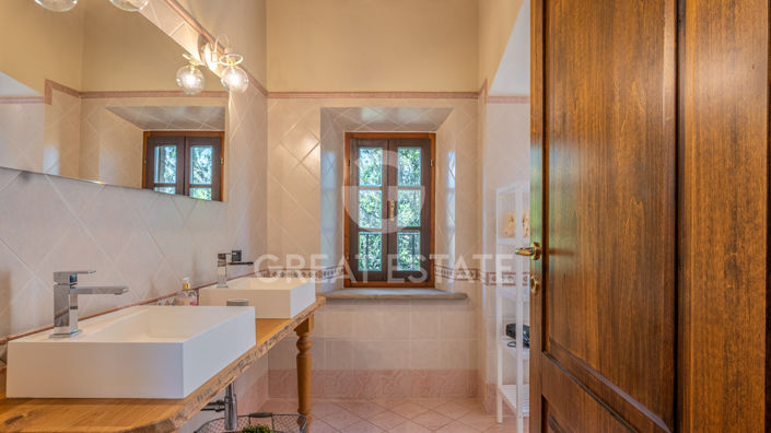 Image No.46-2 Bed Country House for sale