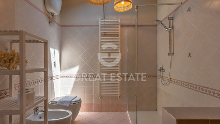 Image No.47-2 Bed Country House for sale