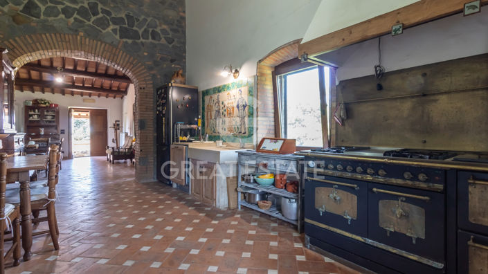 Image No.19-Maison de campagne de 8 chambres à vendre à Castèl Giorgio