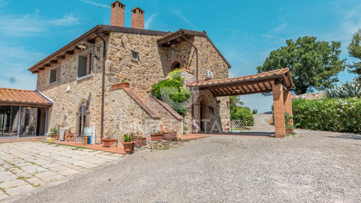 Image No.11-6 Bed Country House for sale