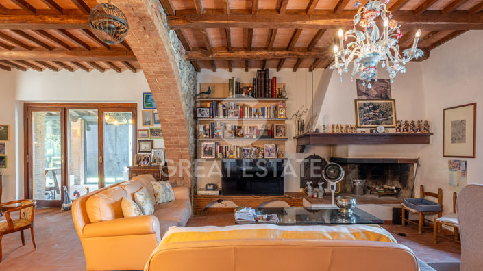 Image No.21-6 Bed Country House for sale