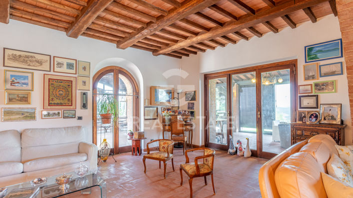Image No.22-6 Bed Country House for sale