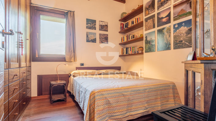 Image No.30-6 Bed Country House for sale