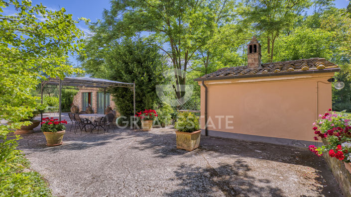 Image No.12-8 Bed Country House for sale