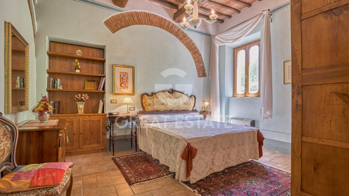 Image No.23-8 Bed Country House for sale