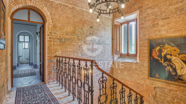 Image No.28-8 Bed Country House for sale