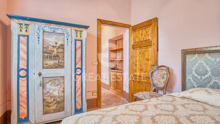 Image No.36-8 Bed Country House for sale