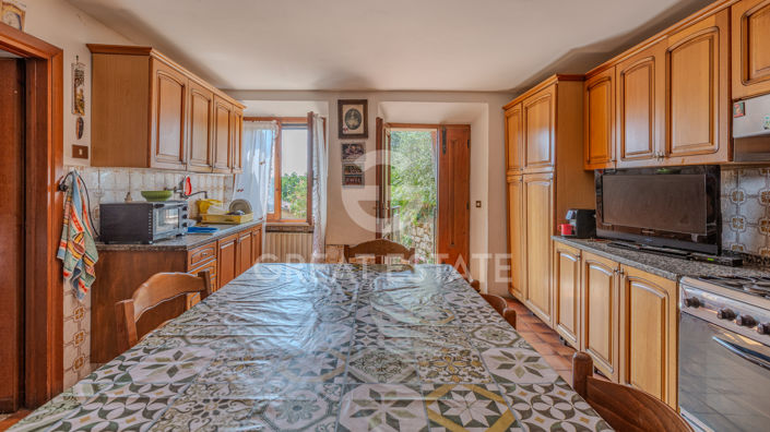 Image No.24-5 Bed Country House for sale