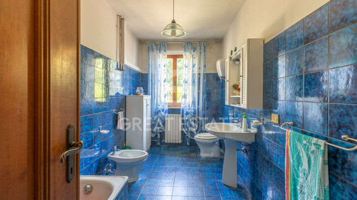 Image No.34-5 Bed Country House for sale