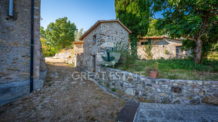 Image No.17-3 Bed Country House for sale