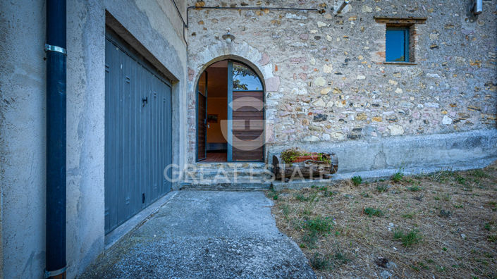 Image No.18-3 Bed Country House for sale