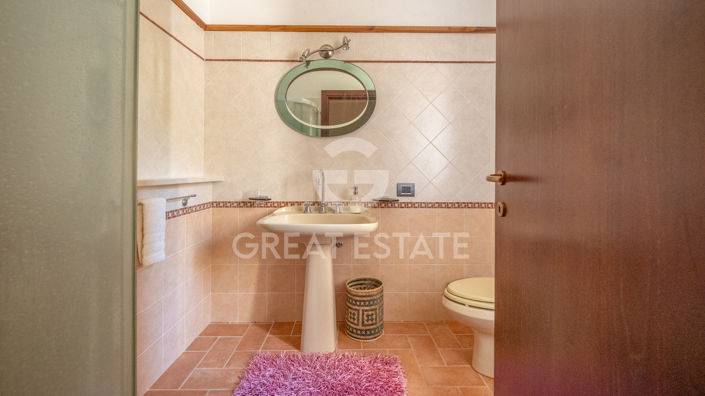 Image No.32-3 Bed Country House for sale