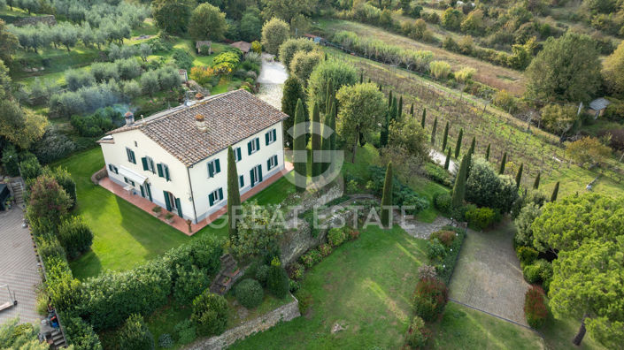 Image No.16-Maison de campagne de 4 chambres à vendre à Arezzo