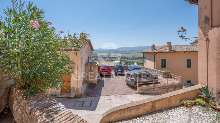 Image No.11-4 Bed Property for sale