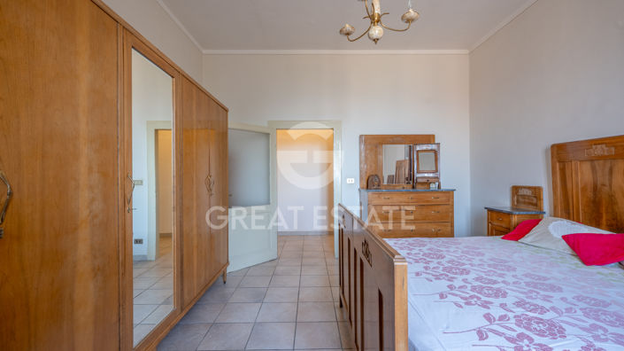 Image No.14-4 Bed Property for sale