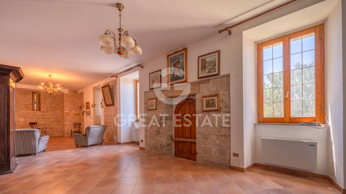 Image No.18-4 Bed Property for sale