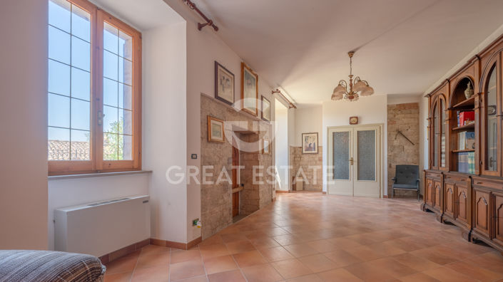 Image No.20-4 Bed Property for sale