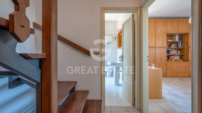 Image No.22-4 Bed Property for sale
