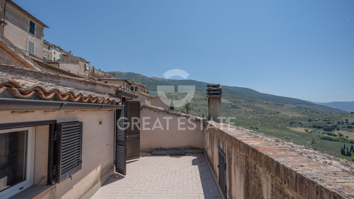 Image No.32-4 Bed Property for sale