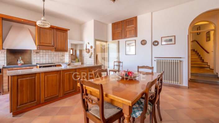 Image No.6-4 Bed Property for sale