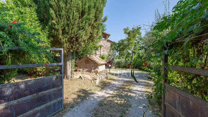 Image No.8-Maison de campagne de 4 chambres à vendre à Sarteano