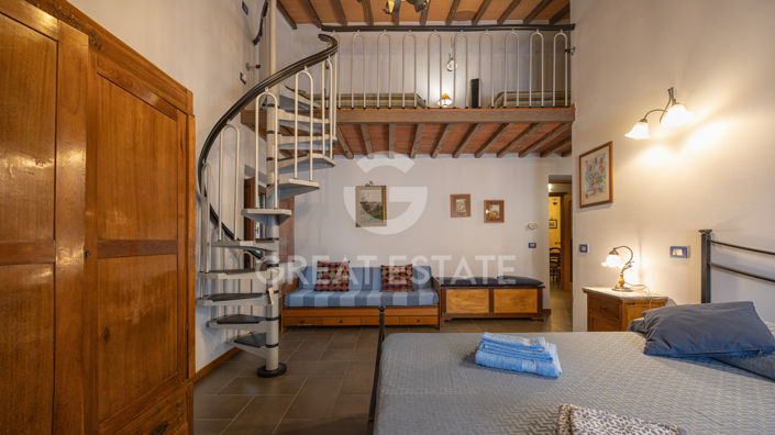 Image No.42-Maison de campagne de 8 chambres à vendre à Terranuova Bracciolini
