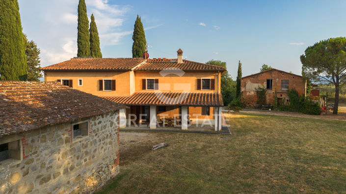 Image No.7-Maison de campagne de 8 chambres à vendre à Terranuova Bracciolini