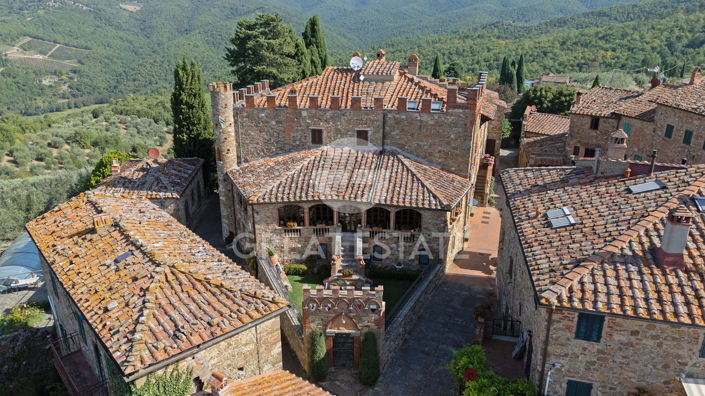 Image No.8-Châteaux de 10 chambres à vendre à Bucine