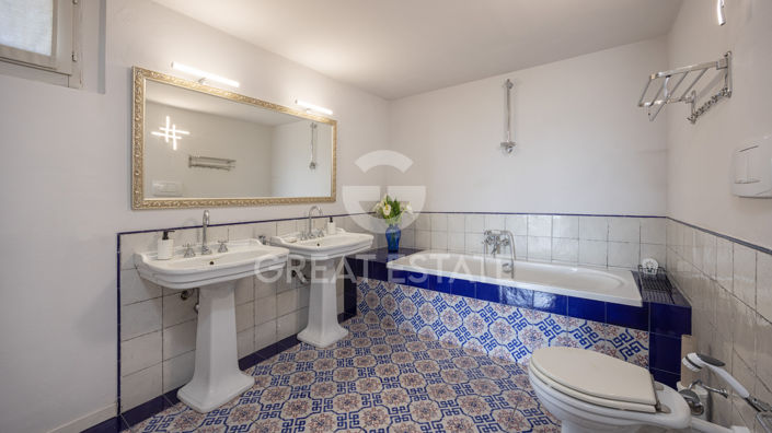 Image No.30-6 Bed Country House for sale