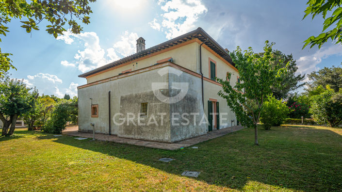 Image No.17-Villa de 4 chambres à vendre à Foligno
