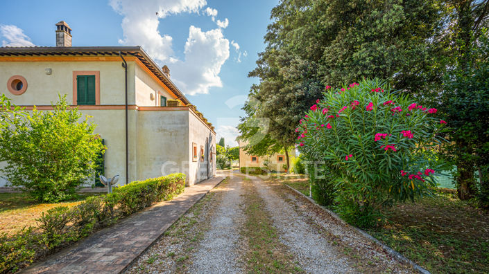Image No.19-Villa de 4 chambres à vendre à Foligno