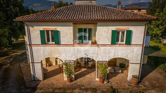 Image No.3-Villa de 4 chambres à vendre à Foligno