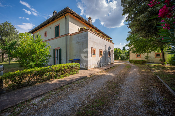 Image No.4-4 Bed Villa for sale