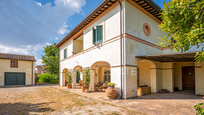 Image No.8-Villa de 4 chambres à vendre à Foligno
