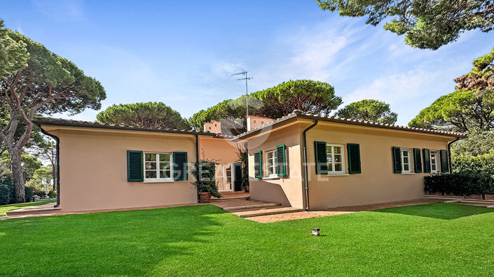 Image No.11-6 Bed Country House for sale