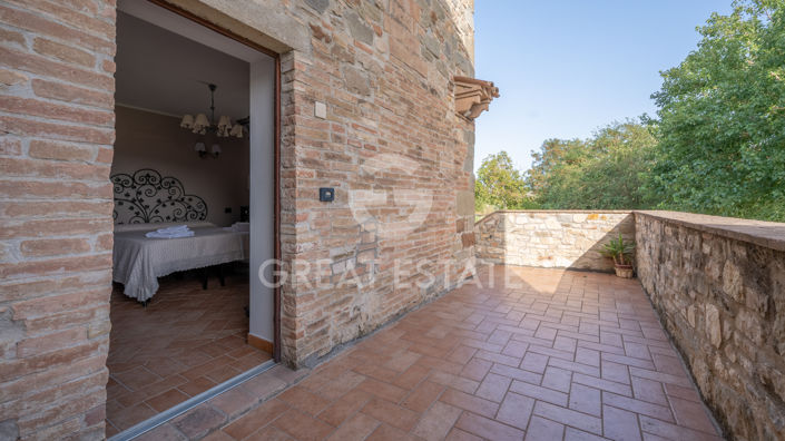 Image No.14-9 Bed Country House for sale