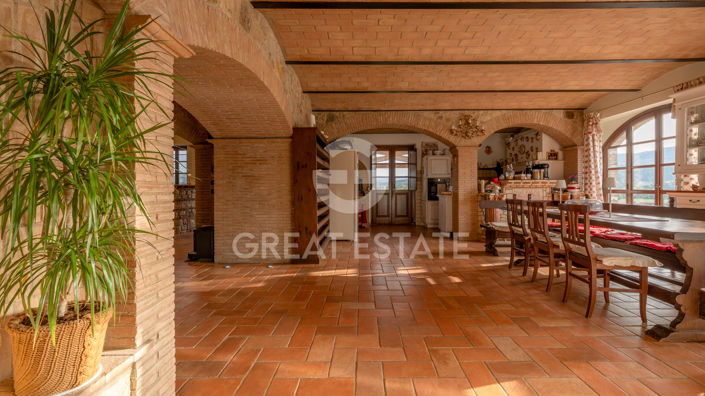 Image No.20-9 Bed Country House for sale