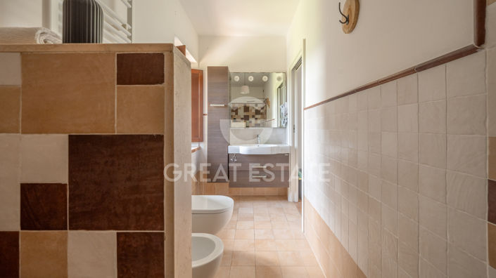 Image No.32-9 Bed Country House for sale
