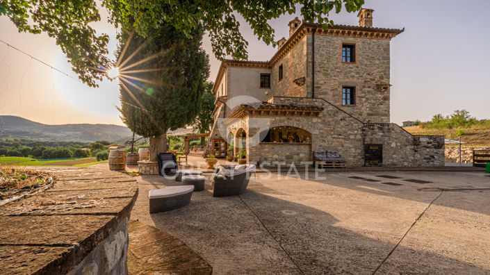 Image No.10-9 Bed Country House for sale