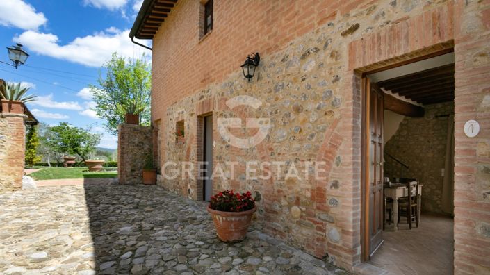 Image No.16-14 Bed Country House for sale