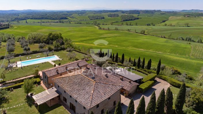 Image No.17-14 Bed Country House for sale