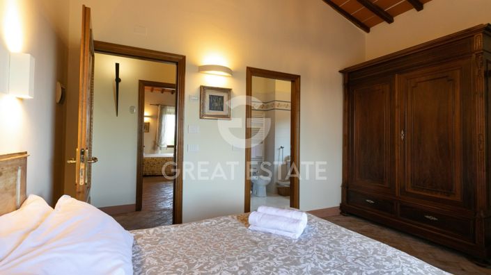 Image No.19-14 Bed Country House for sale